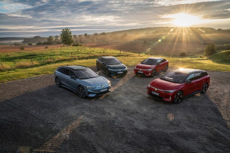 Samling av Volkswagen personbiler. ID7